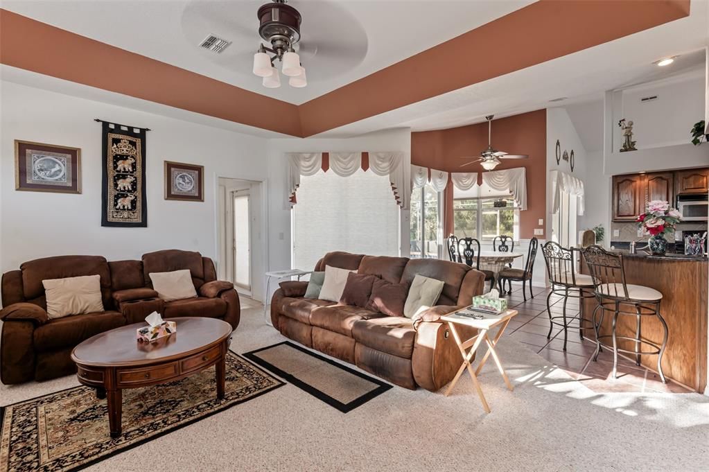 待售: $549,900 (4 贝兹, 3 浴室, 2828 平方英尺)