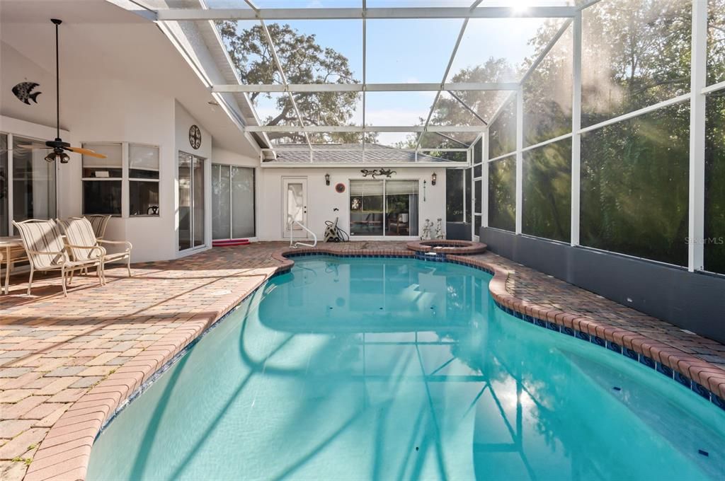 待售: $549,900 (4 贝兹, 3 浴室, 2828 平方英尺)