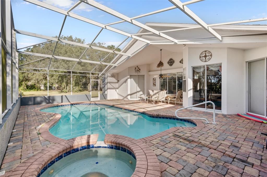 待售: $549,900 (4 贝兹, 3 浴室, 2828 平方英尺)