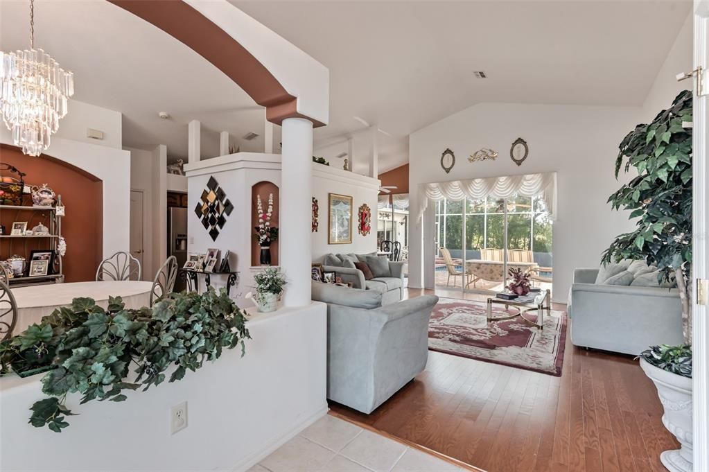 待售: $549,900 (4 贝兹, 3 浴室, 2828 平方英尺)