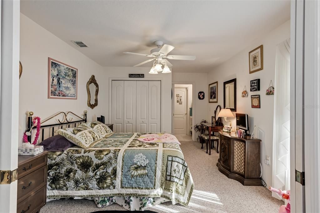 待售: $549,900 (4 贝兹, 3 浴室, 2828 平方英尺)