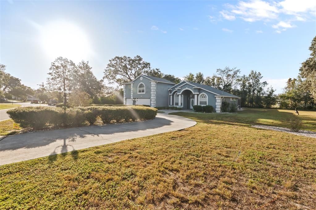 待售: $549,900 (4 贝兹, 3 浴室, 2828 平方英尺)