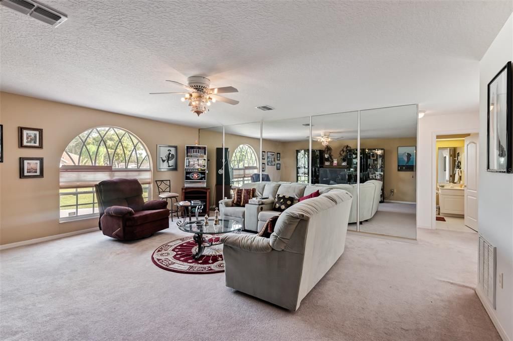 待售: $549,900 (4 贝兹, 3 浴室, 2828 平方英尺)