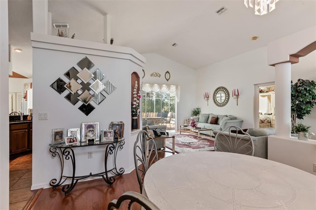 待售: $549,900 (4 贝兹, 3 浴室, 2828 平方英尺)