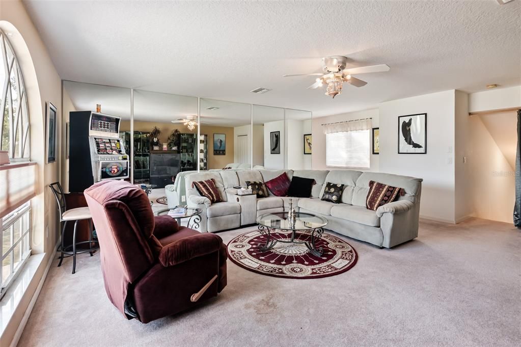 待售: $549,900 (4 贝兹, 3 浴室, 2828 平方英尺)