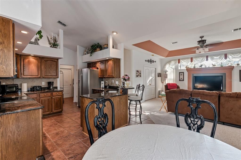 待售: $549,900 (4 贝兹, 3 浴室, 2828 平方英尺)