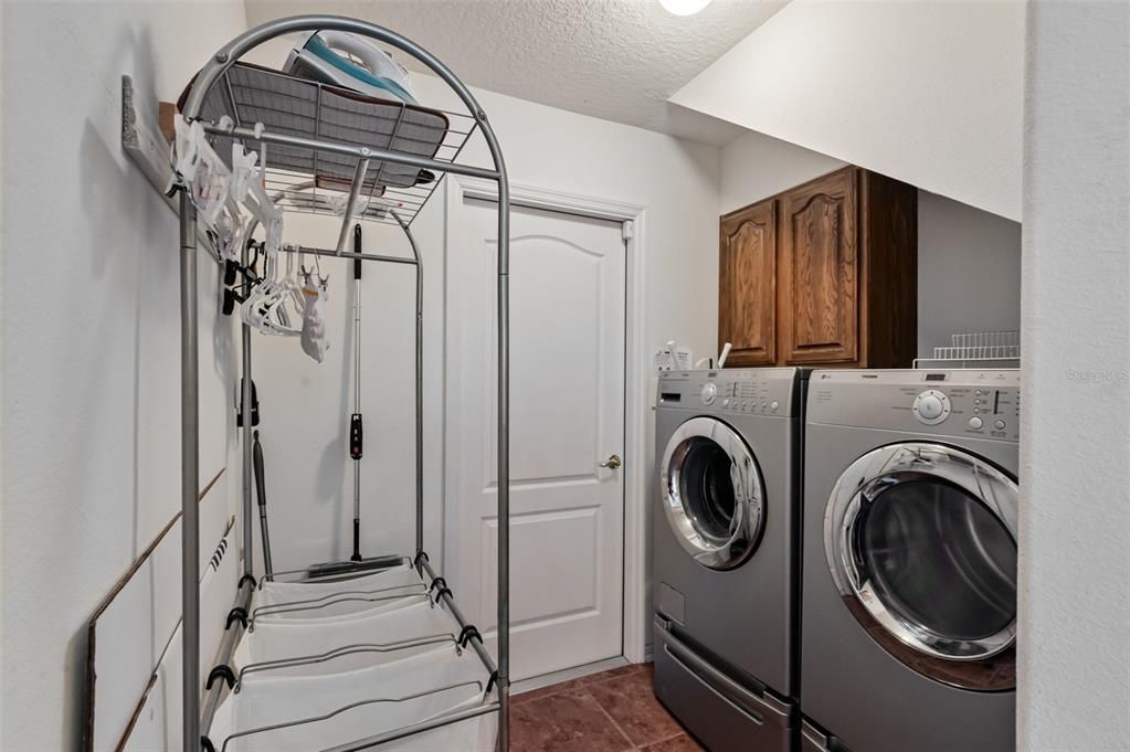 待售: $549,900 (4 贝兹, 3 浴室, 2828 平方英尺)