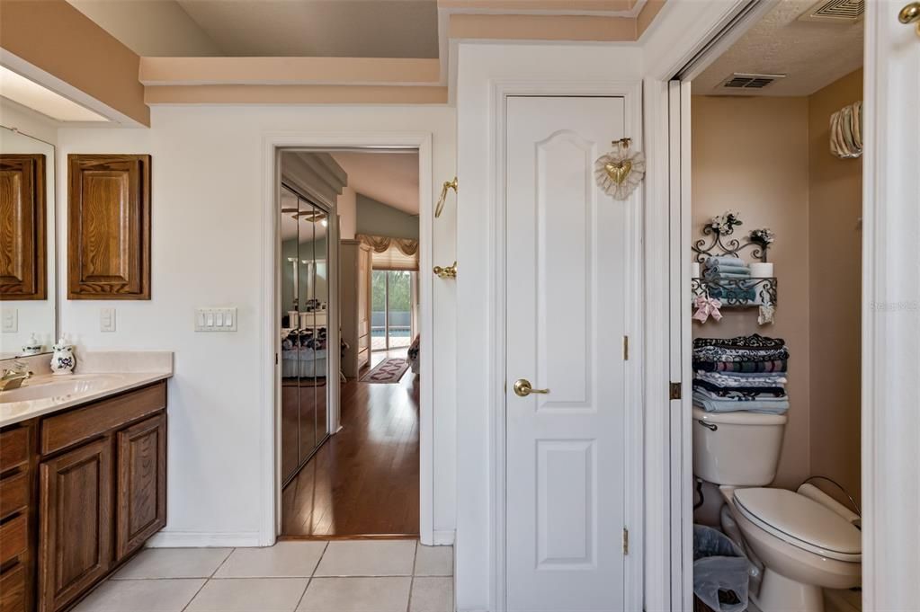 待售: $549,900 (4 贝兹, 3 浴室, 2828 平方英尺)