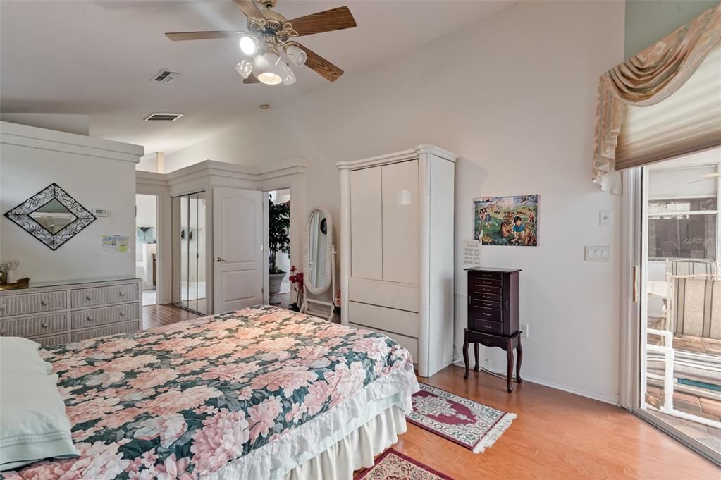 待售: $549,900 (4 贝兹, 3 浴室, 2828 平方英尺)