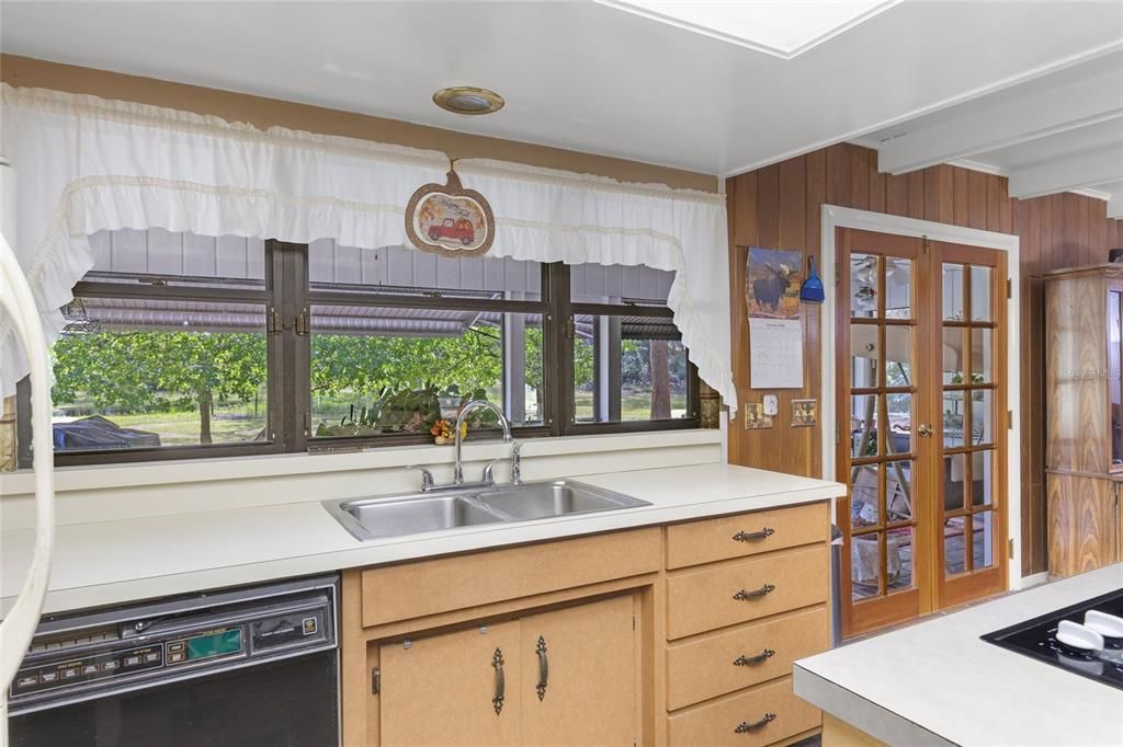 En Venta: $950,000 (3 camas, 2 baños, 2634 Pies cuadrados)