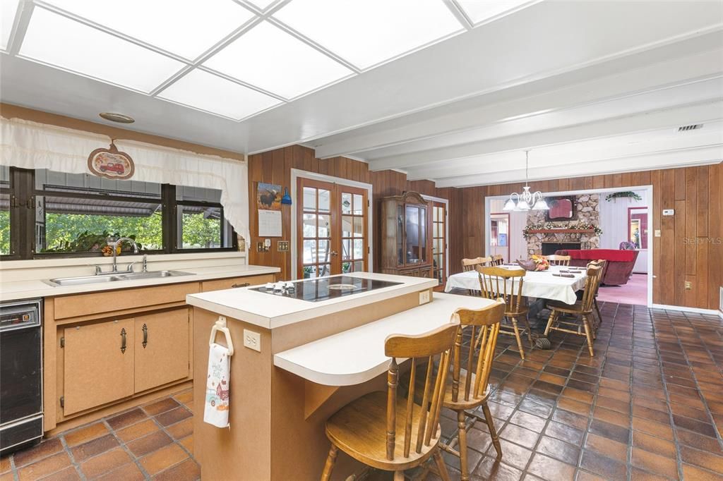 En Venta: $950,000 (3 camas, 2 baños, 2634 Pies cuadrados)