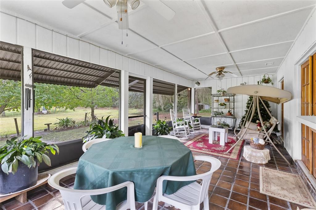 En Venta: $950,000 (3 camas, 2 baños, 2634 Pies cuadrados)