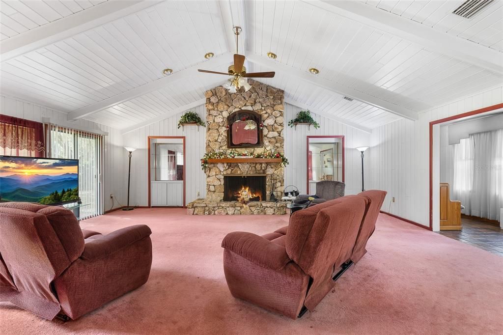 En Venta: $950,000 (3 camas, 2 baños, 2634 Pies cuadrados)