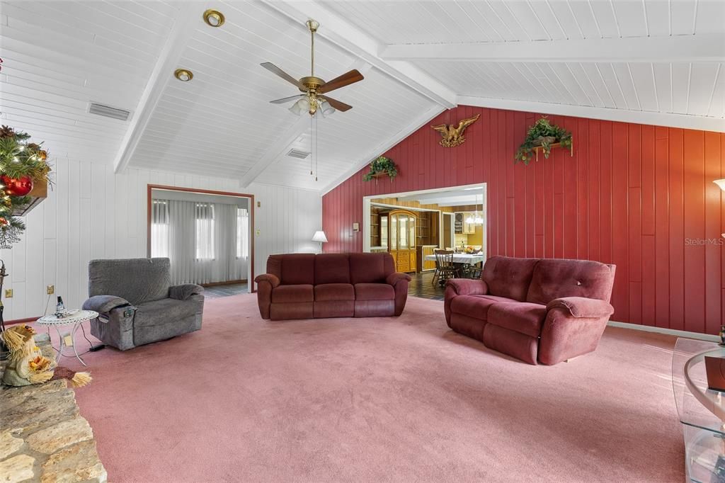 En Venta: $950,000 (3 camas, 2 baños, 2634 Pies cuadrados)