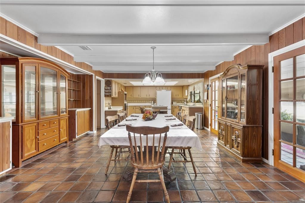 En Venta: $950,000 (3 camas, 2 baños, 2634 Pies cuadrados)