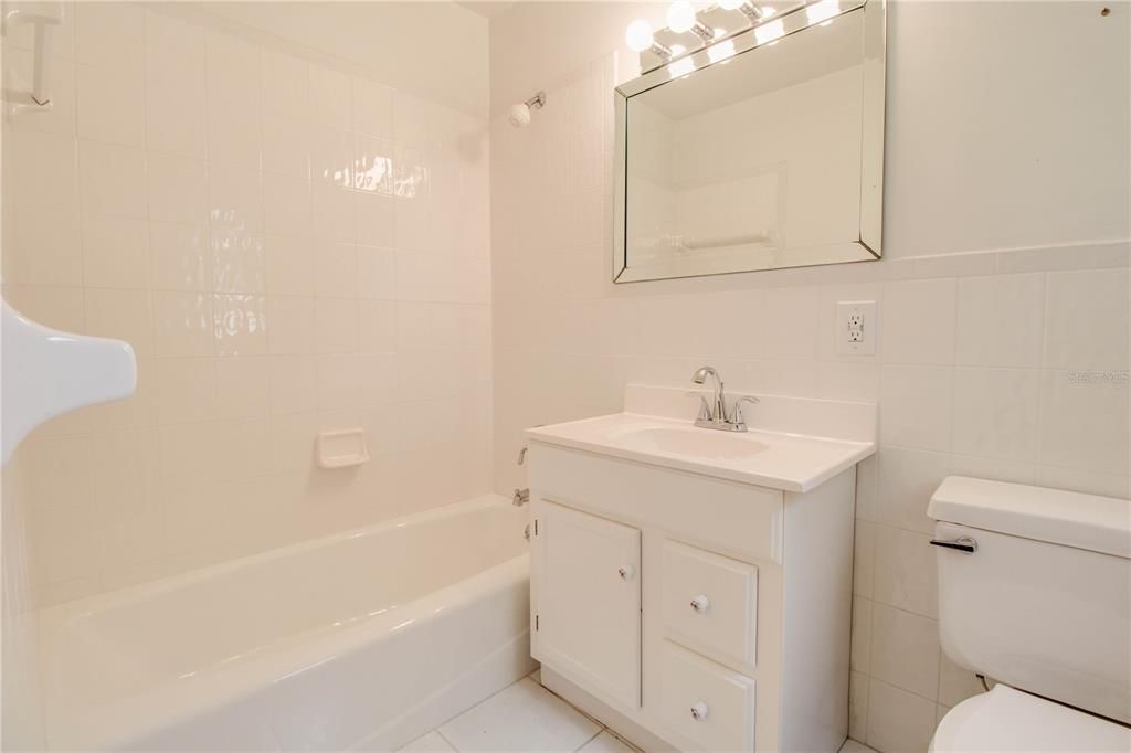 出租: $4,695 (3 贝兹, 3 浴室, 2659 平方英尺)