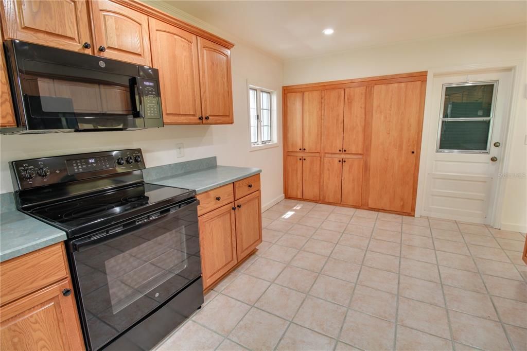 出租: $4,695 (3 贝兹, 3 浴室, 2659 平方英尺)