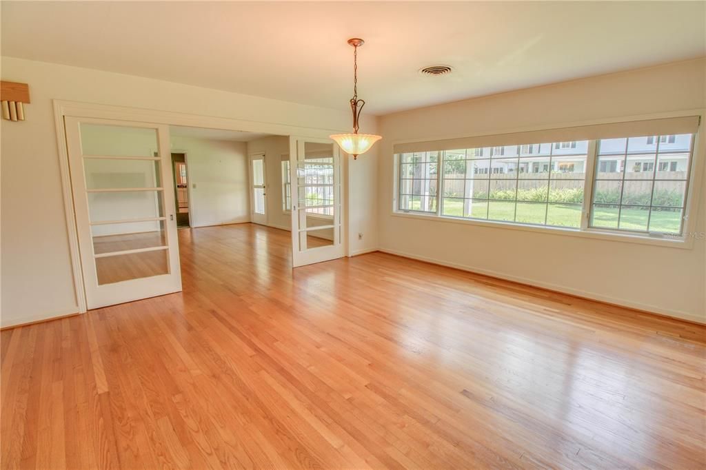 出租: $4,695 (3 贝兹, 3 浴室, 2659 平方英尺)