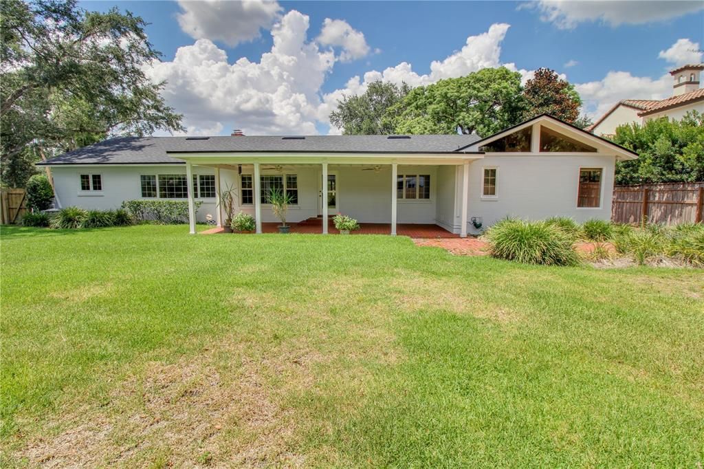 出租: $4,695 (3 贝兹, 3 浴室, 2659 平方英尺)