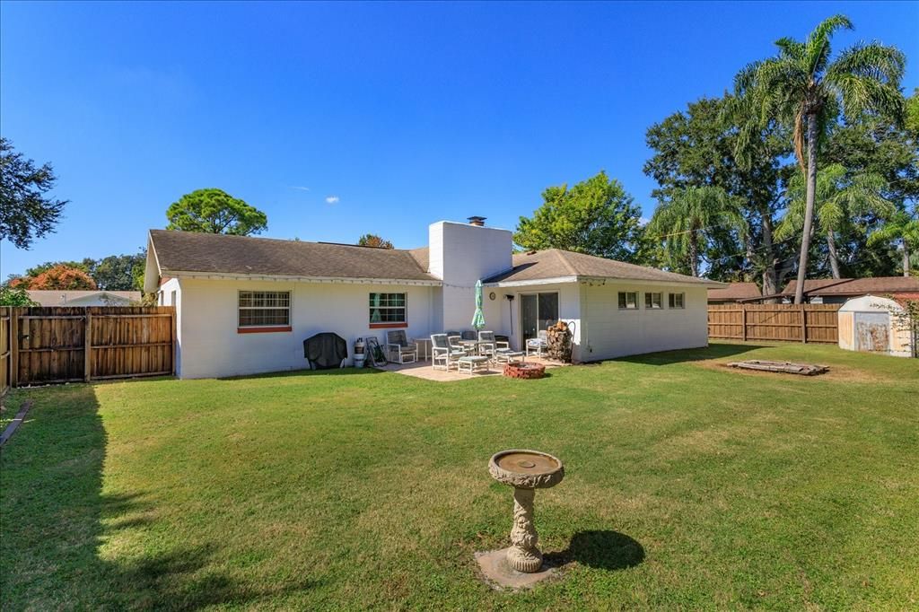 На продажу: $380,000 (4 спален, 2 ванн, 1949 Квадратных фут)