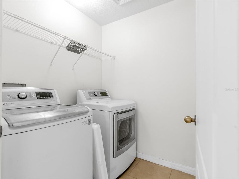 En Venta: $469,900 (4 camas, 2 baños, 2109 Pies cuadrados)