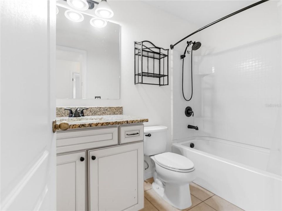 En Venta: $469,900 (4 camas, 2 baños, 2109 Pies cuadrados)