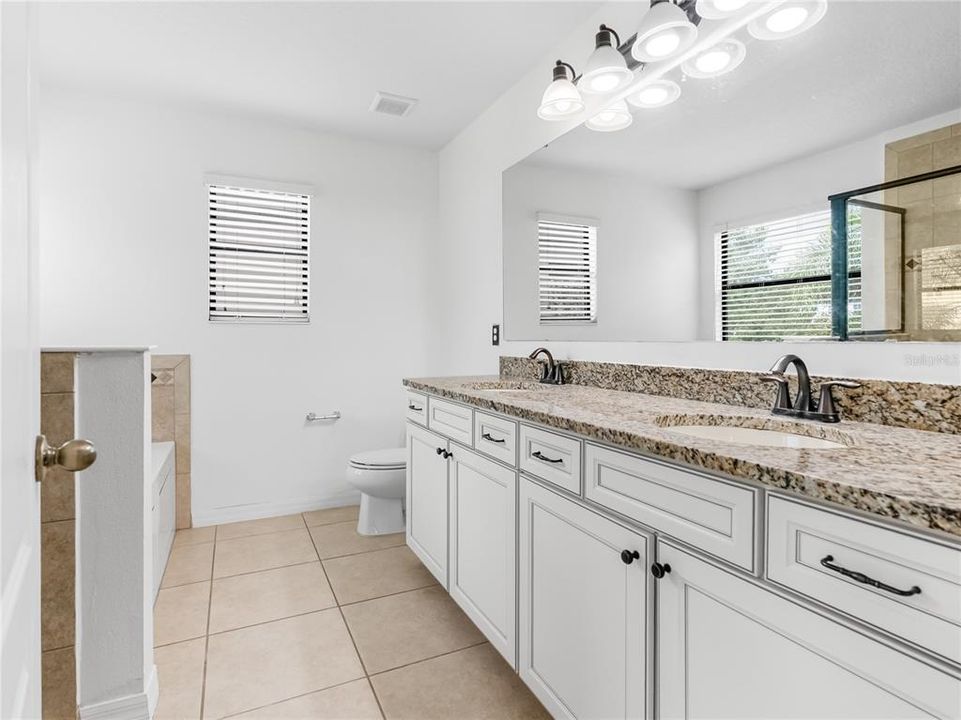 En Venta: $469,900 (4 camas, 2 baños, 2109 Pies cuadrados)