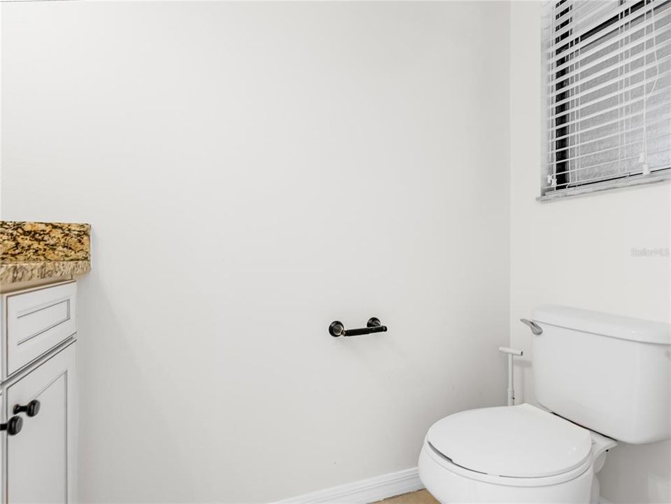 En Venta: $469,900 (4 camas, 2 baños, 2109 Pies cuadrados)