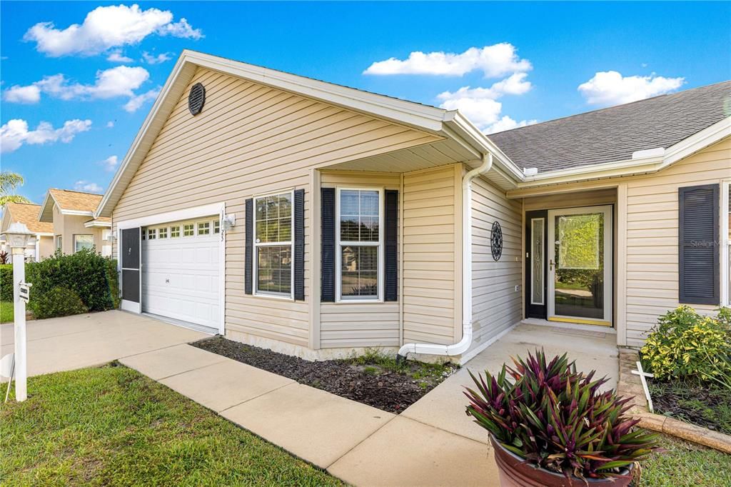 Recently Sold: $320,000 (3 beds, 2 baths, 1490 Square Feet)