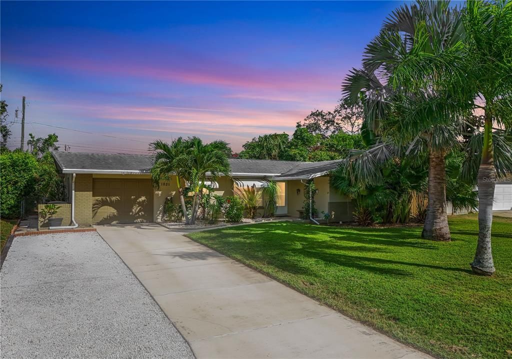 Vendido Recientemente: $350,000 (2 camas, 2 baños, 1390 Pies cuadrados)