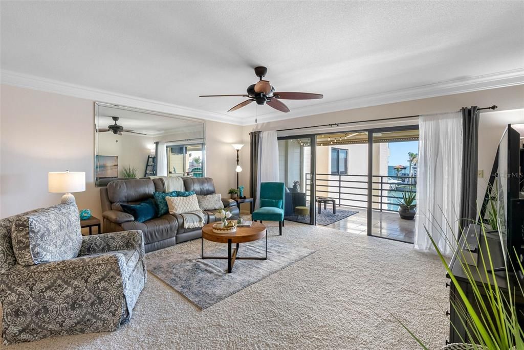 For Rent: $2,950 (2 beds, 2 baths, 1135 Square Feet)