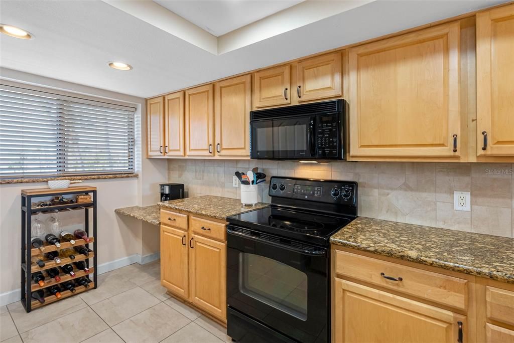 For Rent: $2,950 (2 beds, 2 baths, 1135 Square Feet)