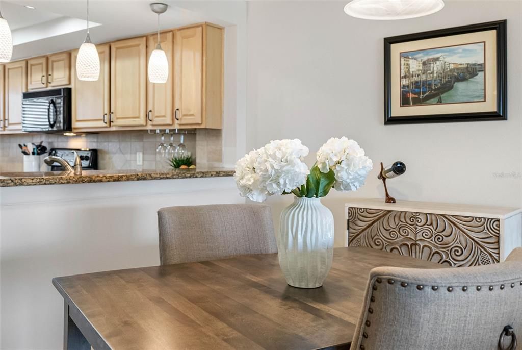 For Rent: $2,950 (2 beds, 2 baths, 1135 Square Feet)