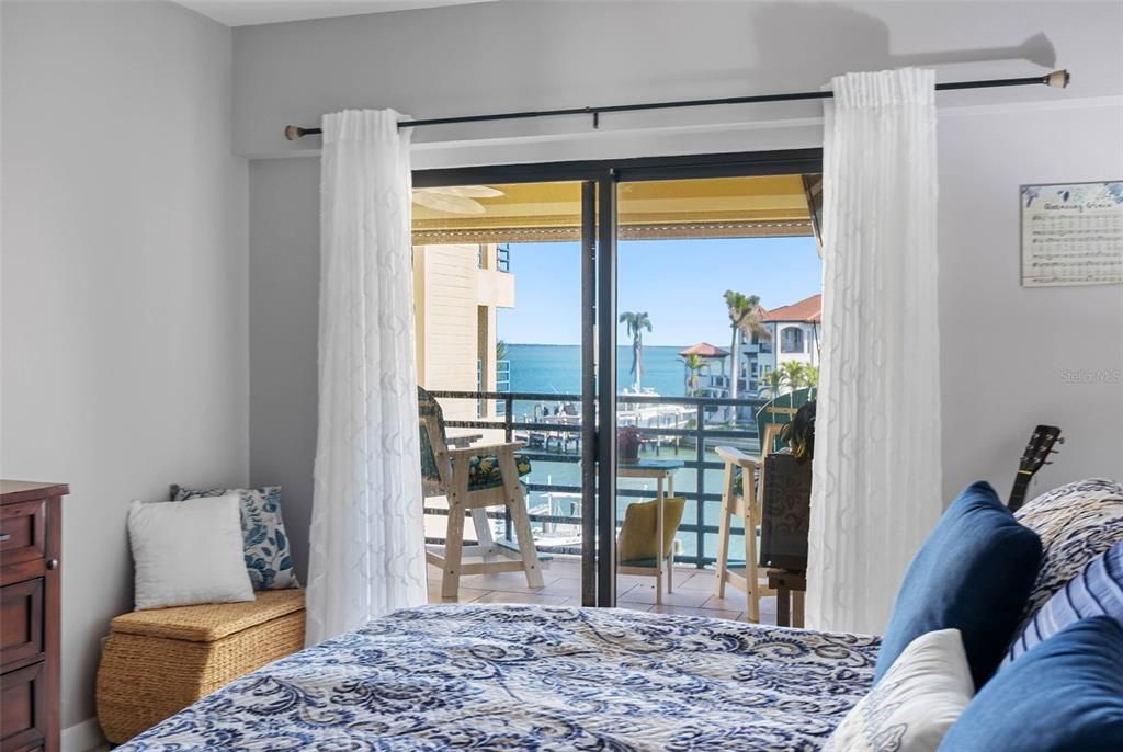 For Rent: $2,950 (2 beds, 2 baths, 1135 Square Feet)