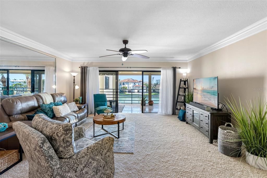 For Rent: $2,950 (2 beds, 2 baths, 1135 Square Feet)