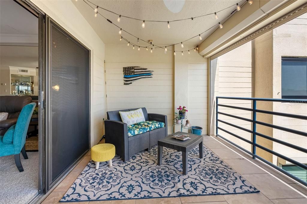 For Rent: $2,950 (2 beds, 2 baths, 1135 Square Feet)