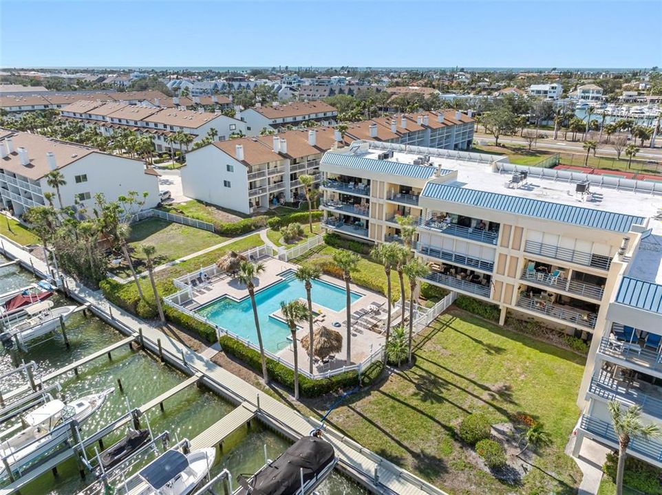 For Rent: $2,950 (2 beds, 2 baths, 1135 Square Feet)