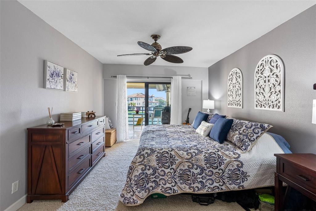 For Rent: $2,950 (2 beds, 2 baths, 1135 Square Feet)