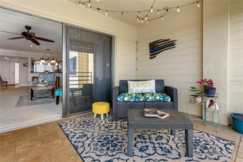 For Rent: $2,950 (2 beds, 2 baths, 1135 Square Feet)