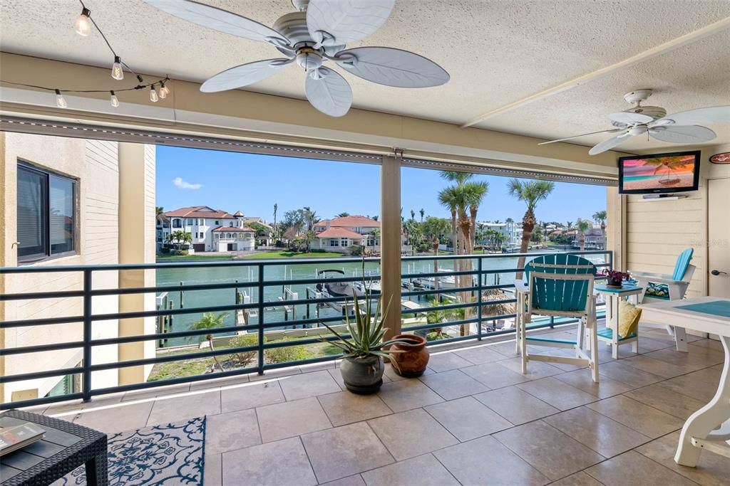 For Rent: $2,950 (2 beds, 2 baths, 1135 Square Feet)