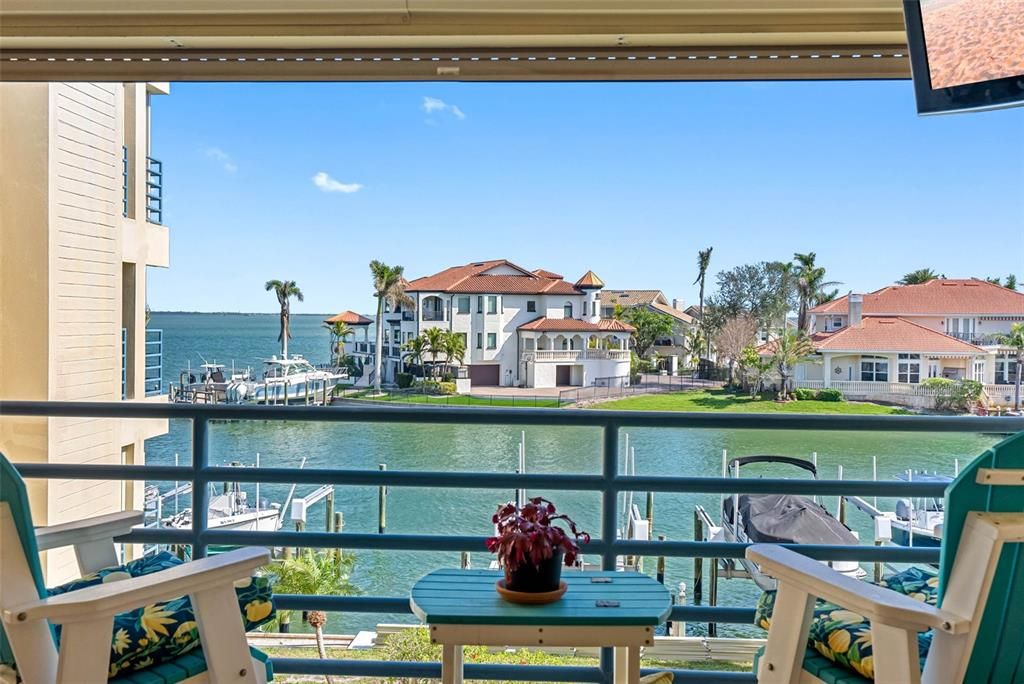 For Rent: $2,950 (2 beds, 2 baths, 1135 Square Feet)