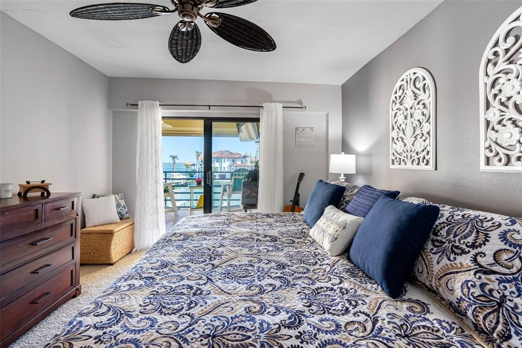 For Rent: $2,950 (2 beds, 2 baths, 1135 Square Feet)