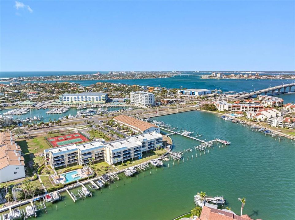 For Rent: $2,950 (2 beds, 2 baths, 1135 Square Feet)