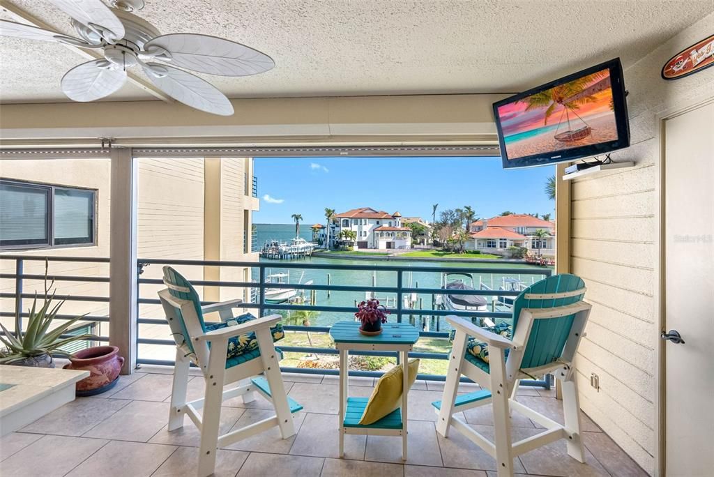 For Rent: $2,950 (2 beds, 2 baths, 1135 Square Feet)