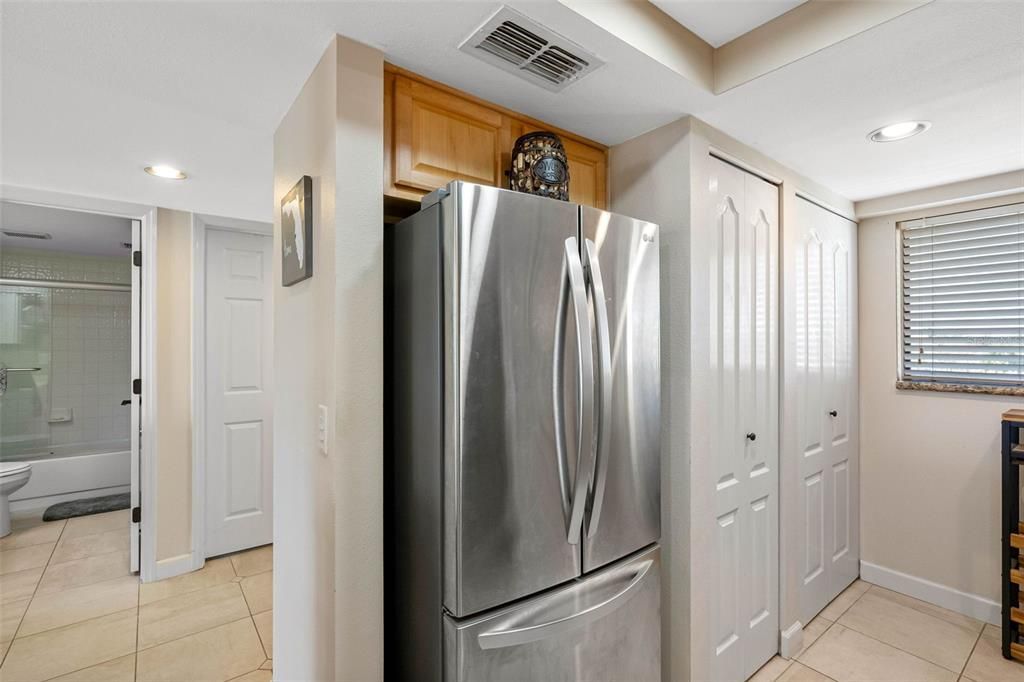 For Rent: $2,950 (2 beds, 2 baths, 1135 Square Feet)