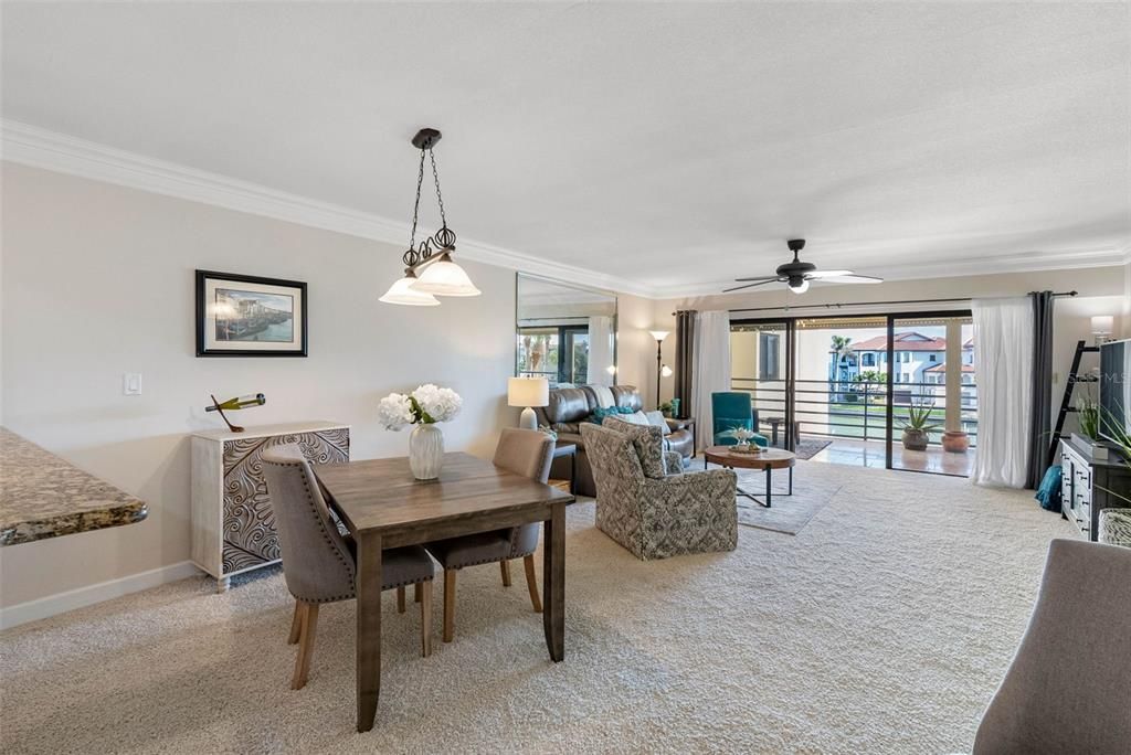 For Rent: $2,950 (2 beds, 2 baths, 1135 Square Feet)