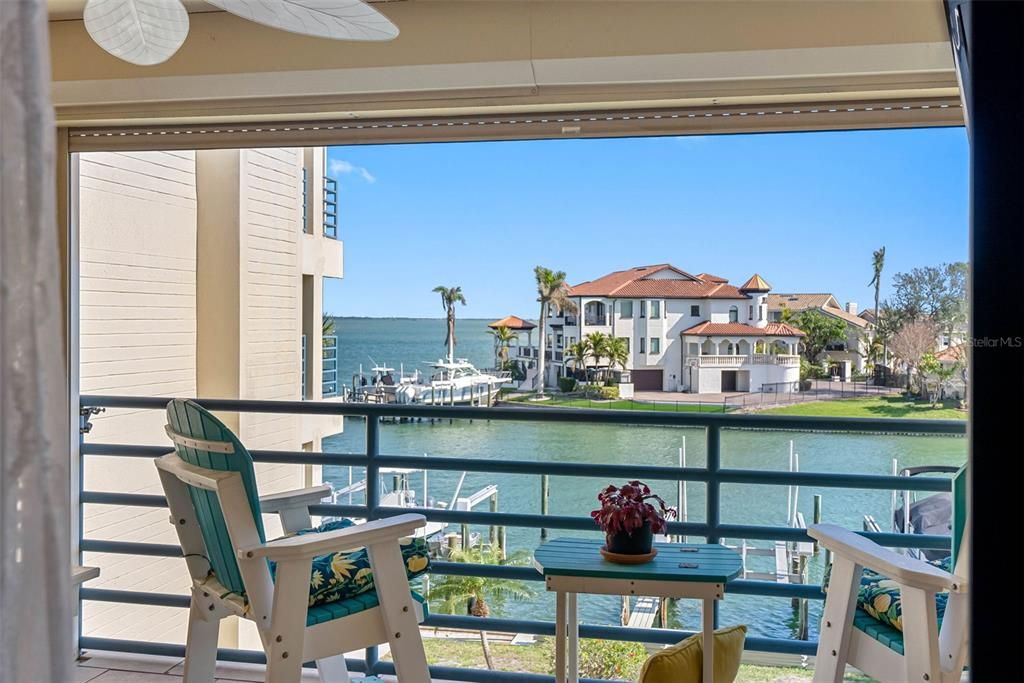 For Rent: $2,950 (2 beds, 2 baths, 1135 Square Feet)