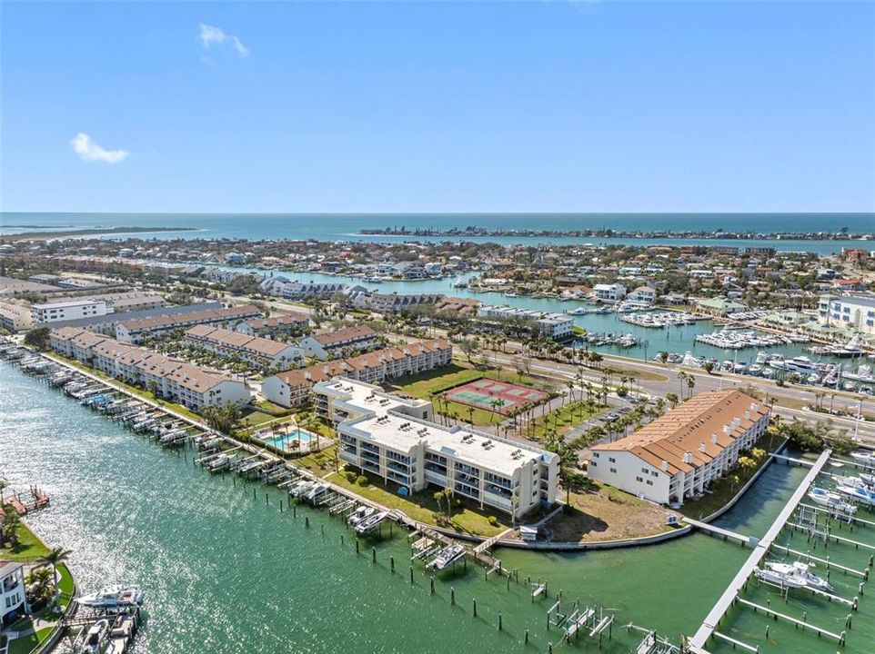 For Rent: $2,950 (2 beds, 2 baths, 1135 Square Feet)