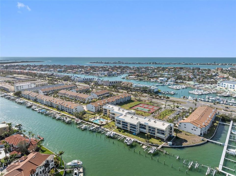 For Rent: $2,950 (2 beds, 2 baths, 1135 Square Feet)