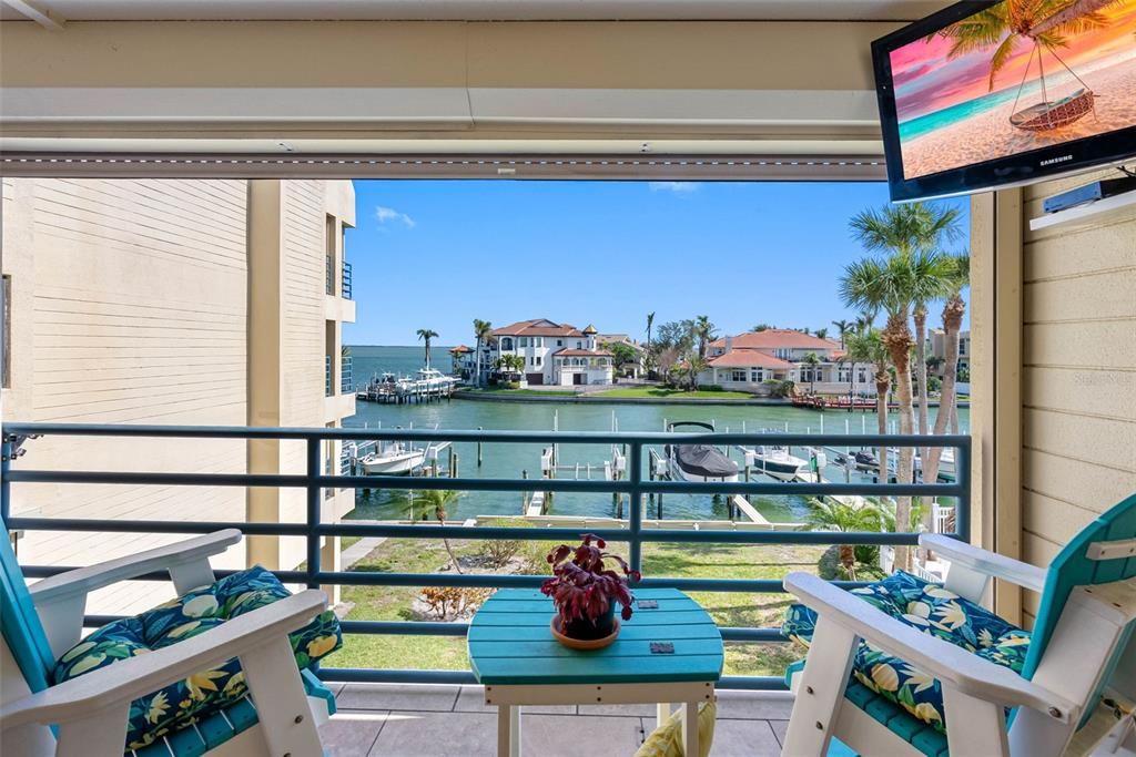 For Rent: $2,950 (2 beds, 2 baths, 1135 Square Feet)